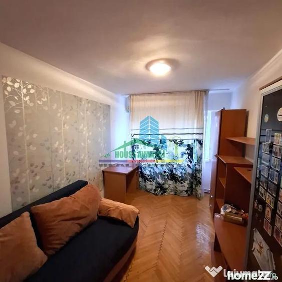 Apartament cu 4 camere decomandat în Ultracentral