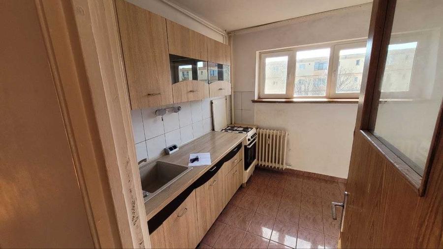 Casă cu 2 camere decomandat în Central