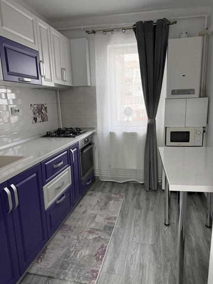 Apartament cu 2 camere decomandat în Micro 5
