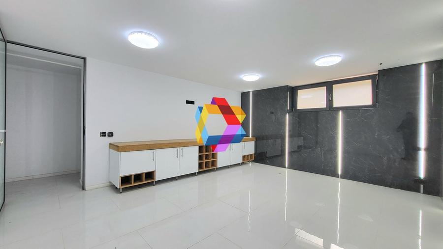 Spațiu comercial, de 760 mp, în Centrul Civic