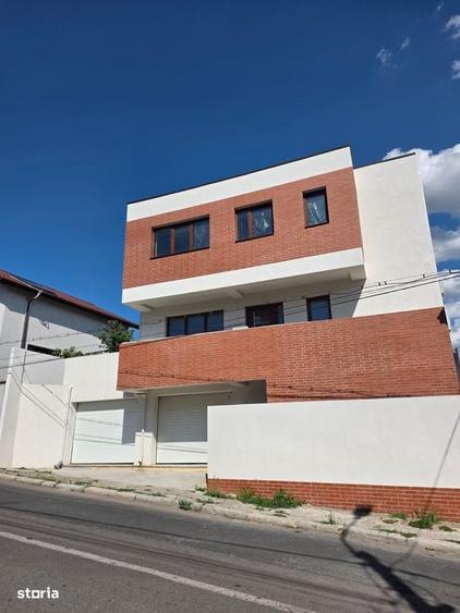 Casă cu 4 camere în Central