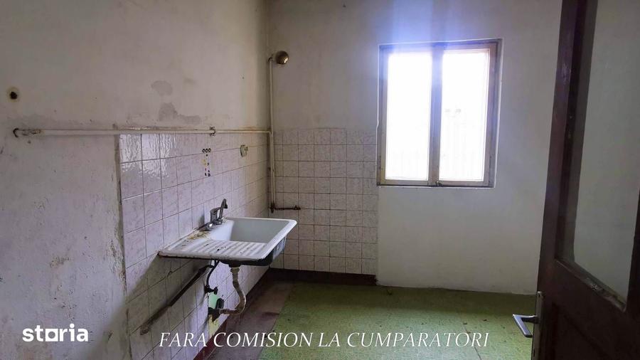 Casă cu 3 camere cu Teren 2013 Mp în Central