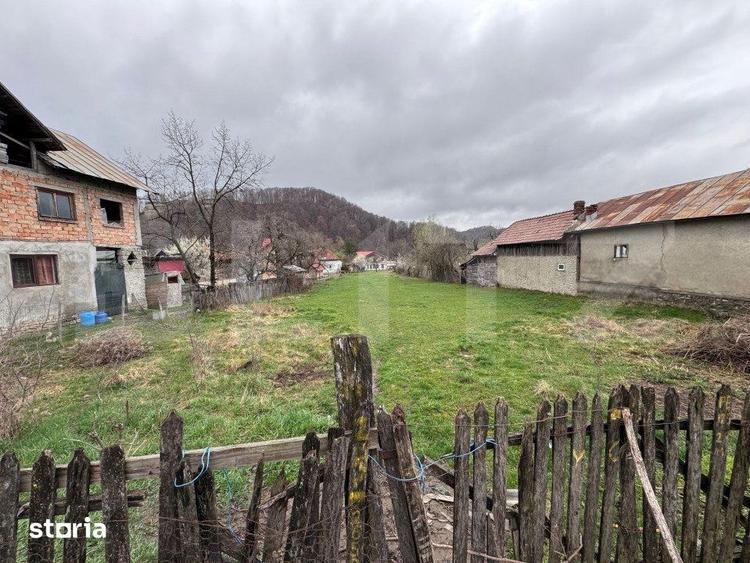 Teren de 1583 mp, în Bezdead