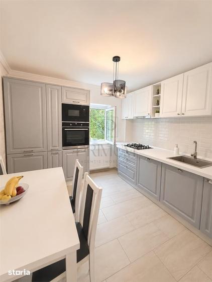 Apartament cu 4 camere decomandat în Est