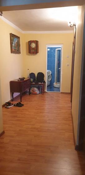 Apartament cu 3 camere decomandat în Nicolae Titulescu