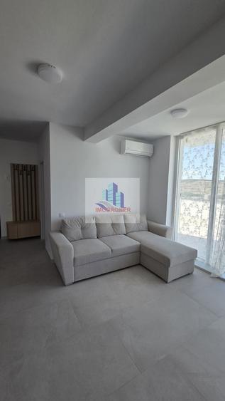 Apartament cu 3 camere semidecomandat, mobilat în Florești