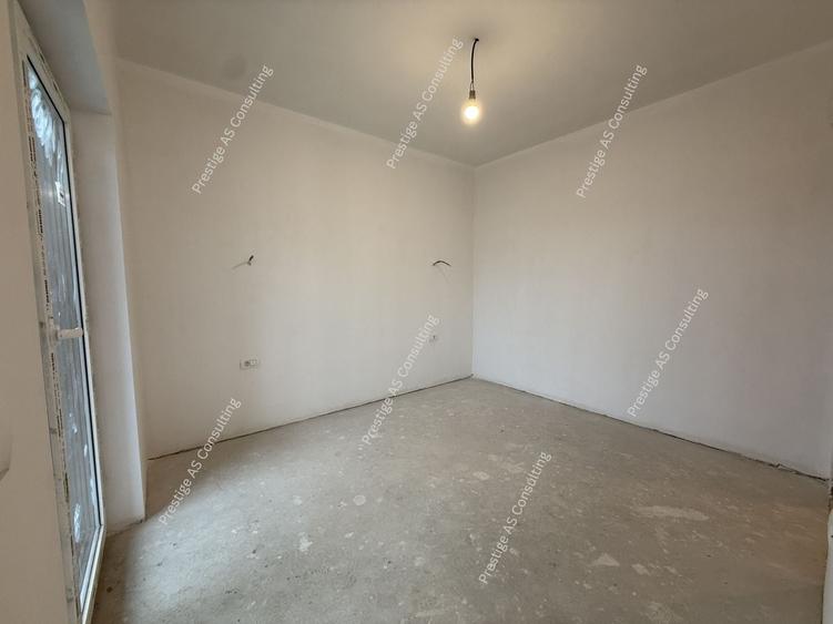 Duplex cu 4 camere cu Canalizare în Giarmata