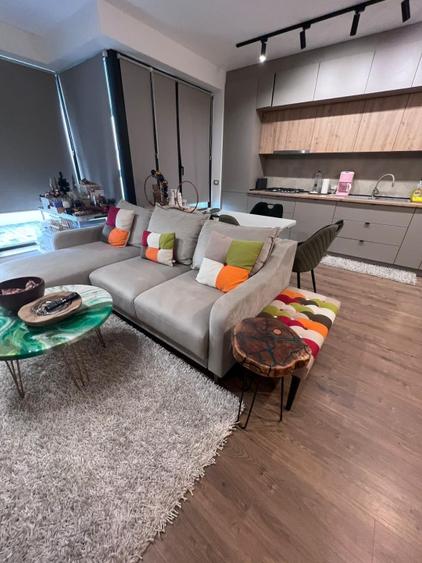 Apartament cu 2 camere decomandat, mobilat în Tomis Nord