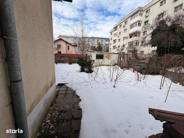 Casă cu 7 camere decomandat cu Teren 391 Mp în Băneasa
