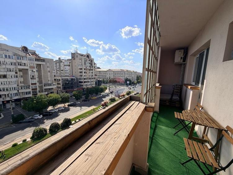 Apartament cu 3 camere decomandat, mobilat în Central