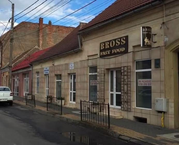 Spațiu comercial, de 80 mp, în Central