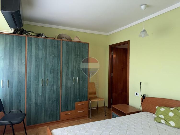 Apartament cu 3 camere semidecomandat, mobilat în Grivița