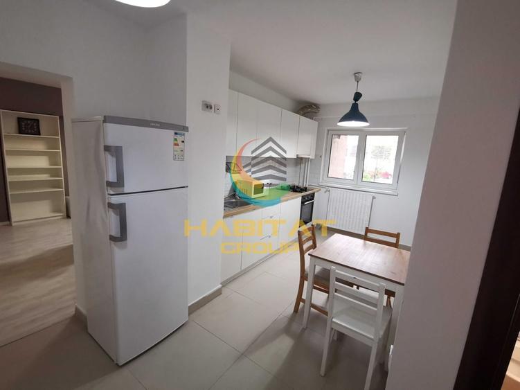 Apartament cu 3 camere semidecomandat, mobilat în Văcăresti