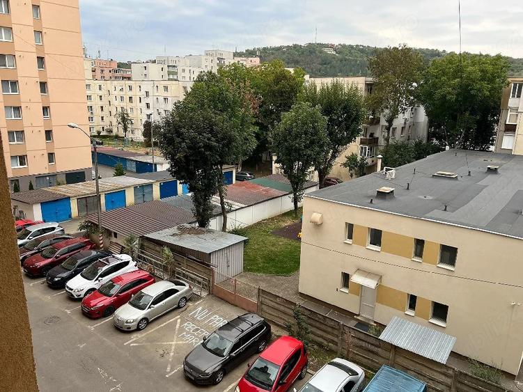 Apartament cu 2 camere decomandat în Tudor