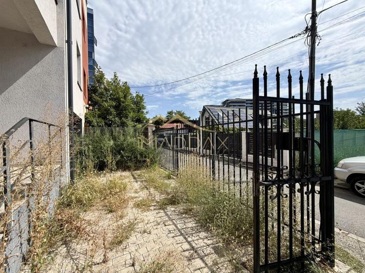 Casă individuală cu 7 camere cu Canalizare în Herăstrău