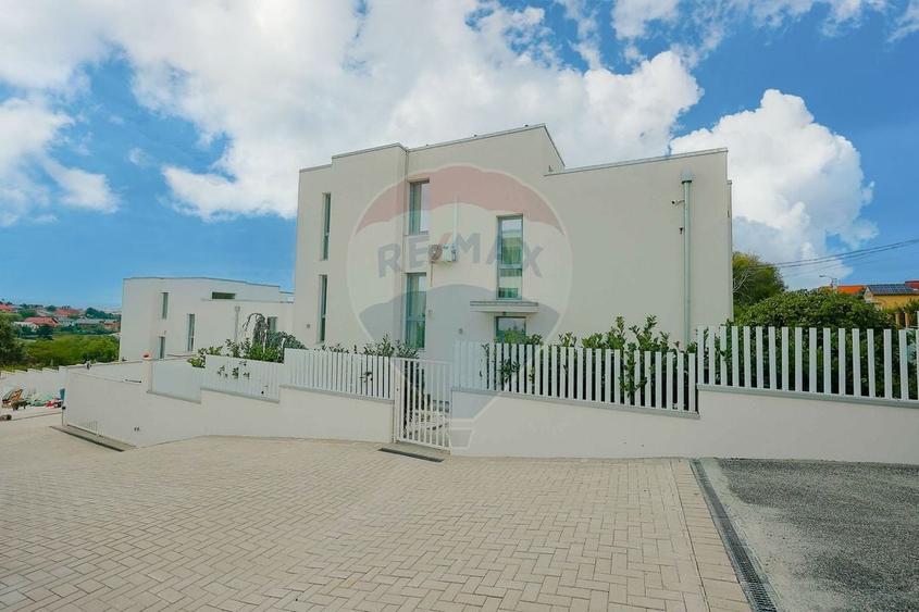 Casă individuală cu 5 camere cu Teren 474 Mp în Dealuri Oradea