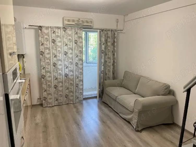Garsonieră decomandată în Apărătorii Patriei