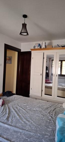 Apartament cu 3 camere decomandat în Tei