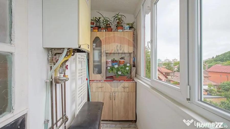 Apartament cu 2 camere semidecomandat în Est