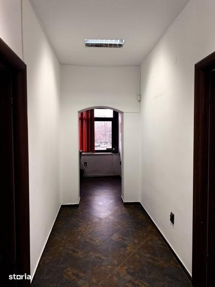 Casă cu 5 camere cu Teren 155 Mp în Central