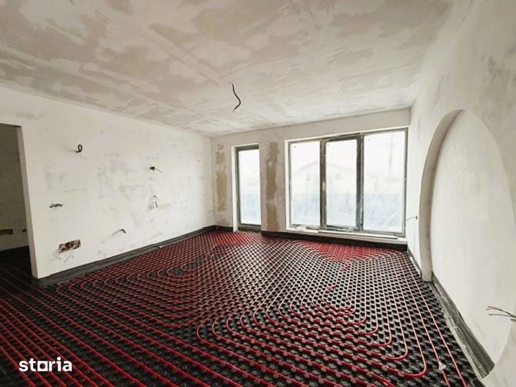 Casă cu 5 camere cu Teren 586 Mp în Slătioara