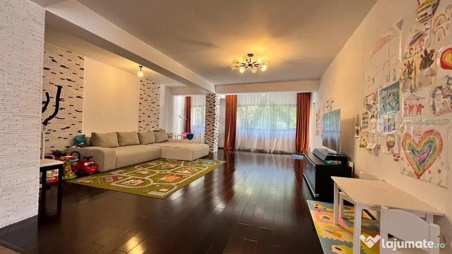 Apartament cu 4 camere decomandat, mobilat în Băneasa