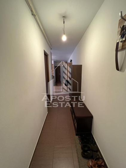 Apartament cu 3 camere semidecomandat, mobilat în Simion Bărnuțiu