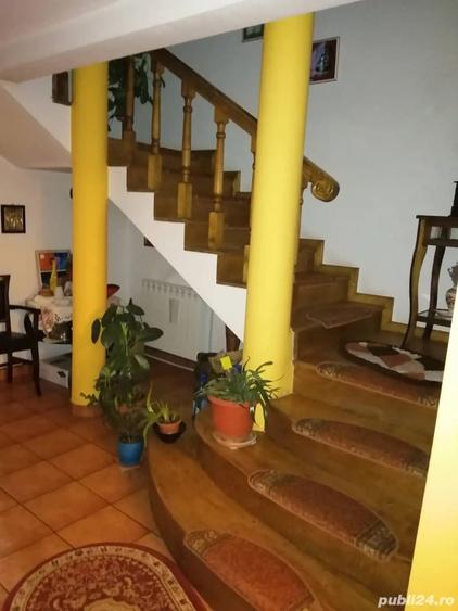 Casă cu 2 camere cu Teren 2800 Mp în Central