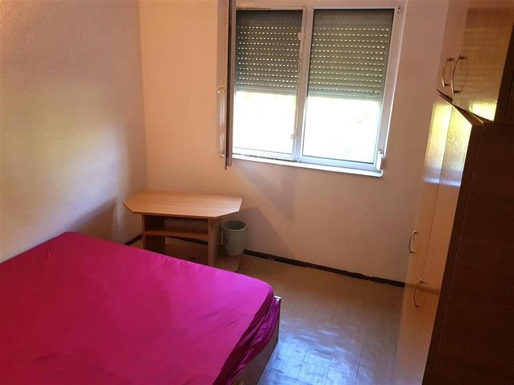 Apartament cu 3 camere semidecomandat în Viziru 1