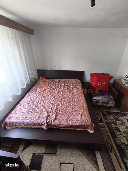 Casă cu 3 camere cu Teren 4859 Mp în Unguriu