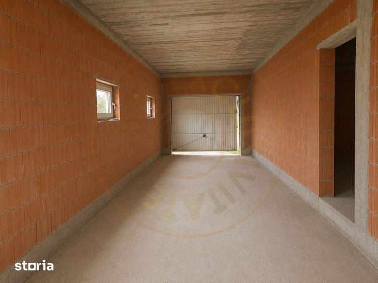 Casă cu 5 camere cu Teren 637 Mp în Sud