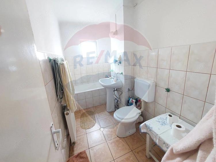 Apartament cu 6 camere decomandat în Central