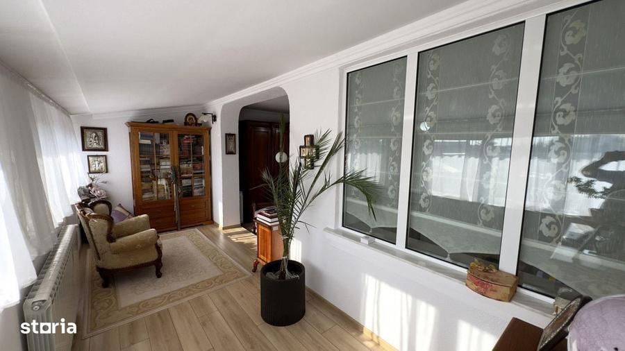 Casă cu 4 camere cu Teren 1010 Mp în Central