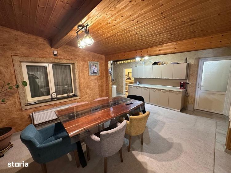 Casă cu 4 camere în Palanca