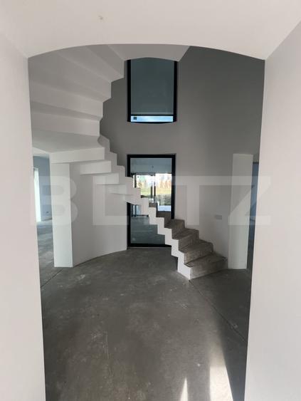 Casă individuală cu 6 camere cu Canalizare în Unirii