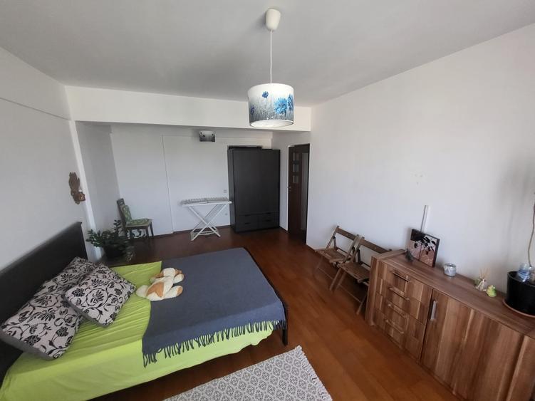 Apartament cu 3 camere decomandat în Prelungirea Ghencea
