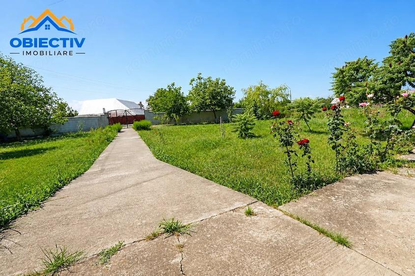 Casă cu Teren 1300 Mp în Slobozia (Roznov)