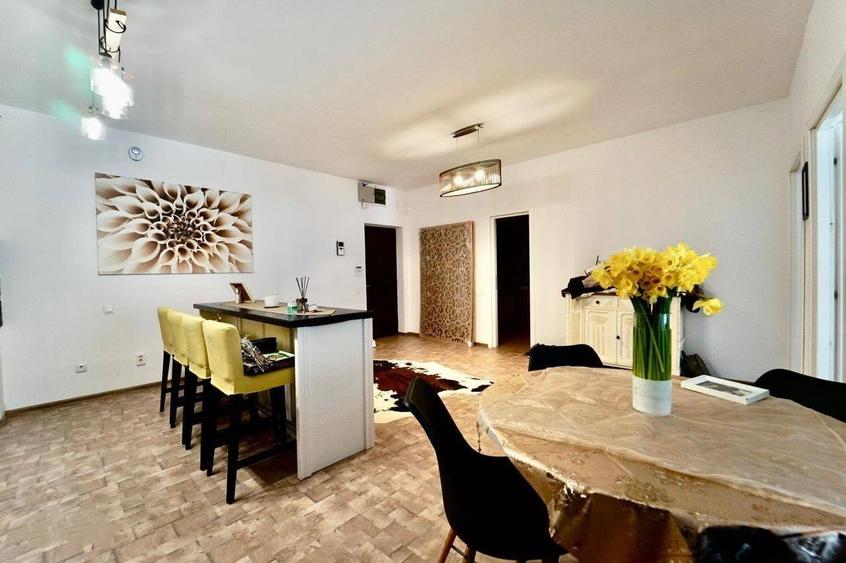 Apartament cu 3 camere decomandat în Plopilor