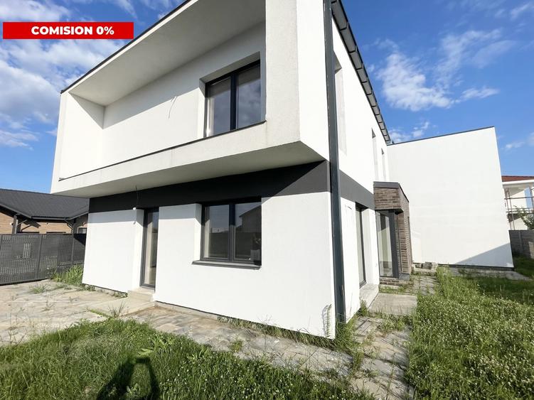 Duplex cu 5 camere cu Canalizare în Moșnița Nouă