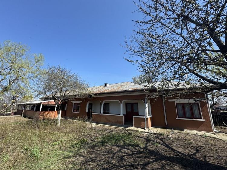 Casă cu 4 camere în Slobozia