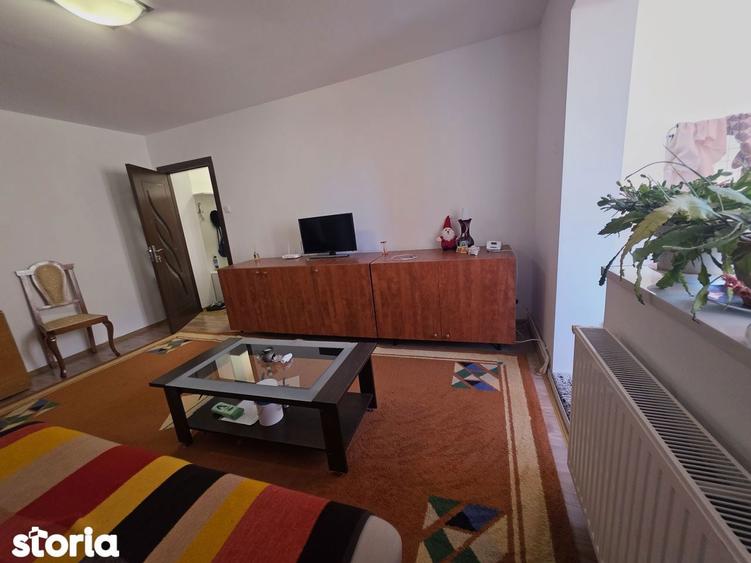 Apartament cu 3 camere în Astra