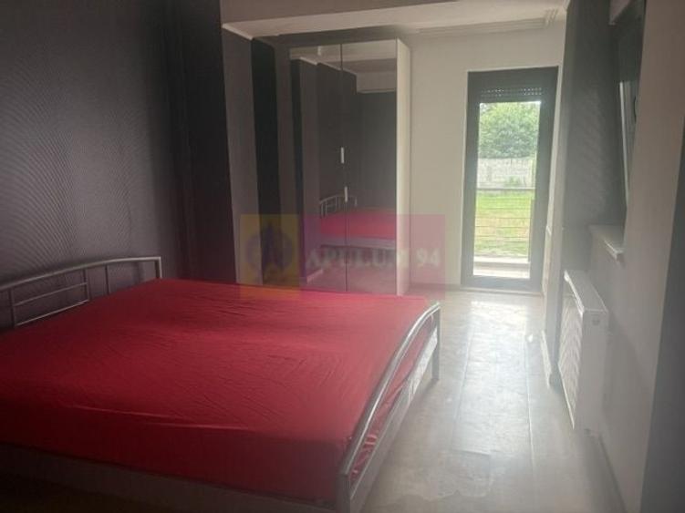 Apartament cu 4 camere semidecomandat, mobilat în Băneasa