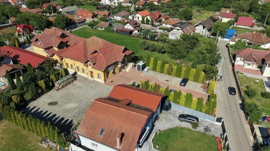 Hotel/Pensiune, de 1,284 mp, în Șoimuș