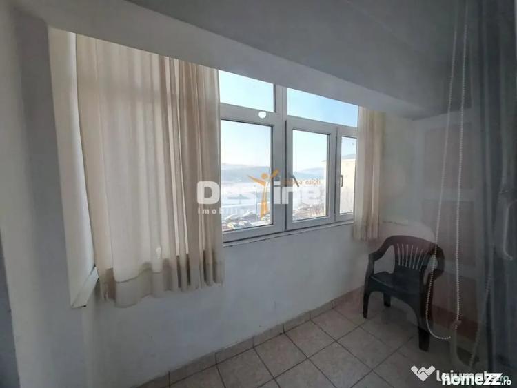 Apartament cu 3 camere decomandat în Dacia