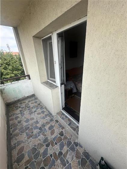 Apartament cu 3 camere decomandat, mobilat în Lipovei