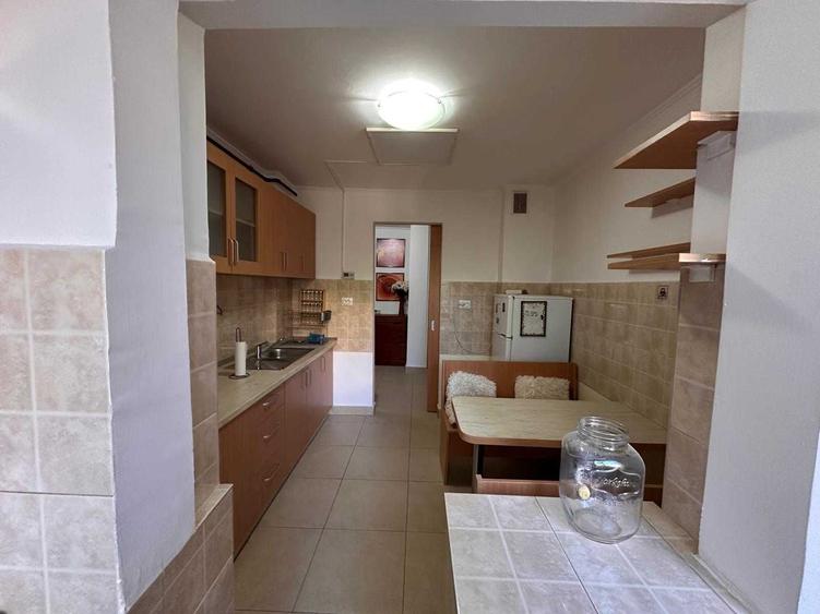 Apartament cu 2 camere decomandat în Bârzești