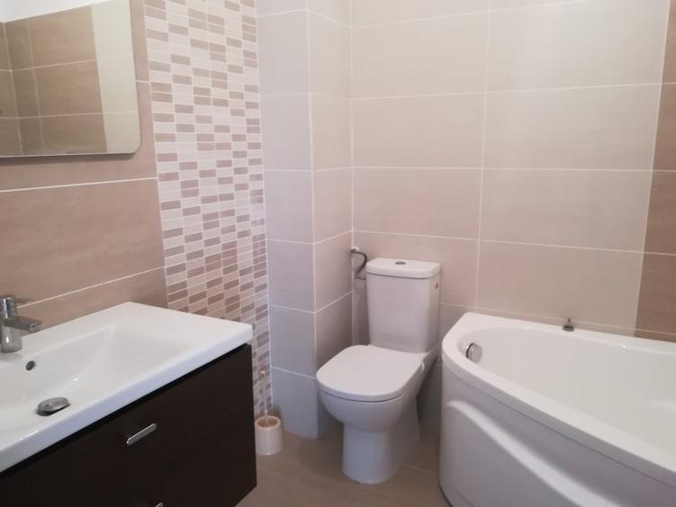 Apartament cu 3 camere decomandat în Apărătorii Patriei