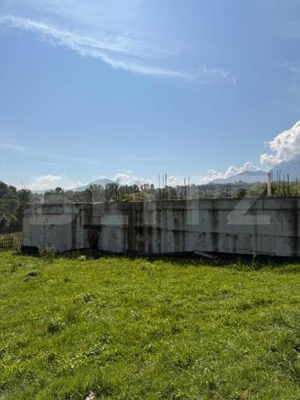 Casă individuală cu 11 camere cu Teren 1080 Mp în Sohodol