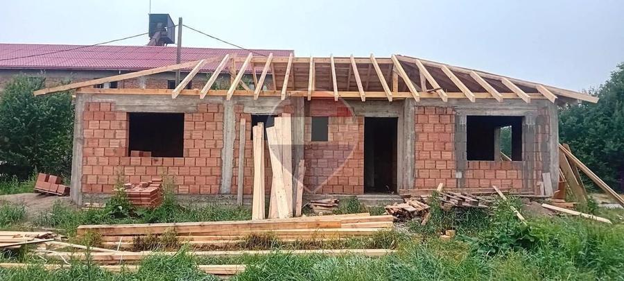 Casa individuala 4 camere in Halchiu pe parter| Comis... - 1