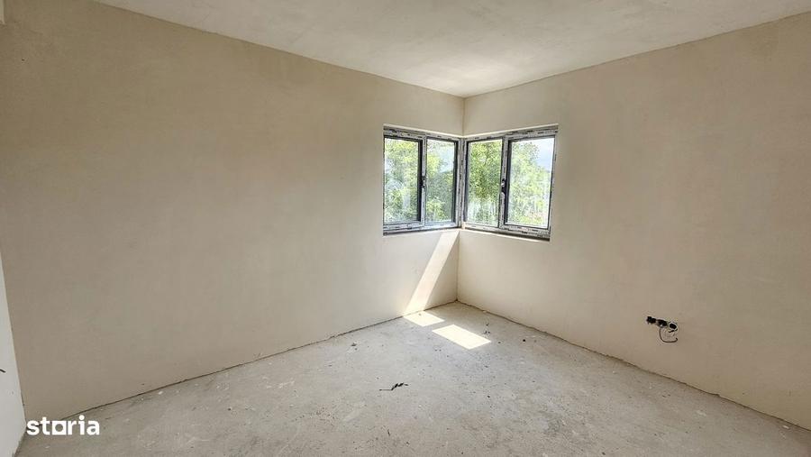 Casă cu 4 camere cu Teren 300 Mp în Dâmbul Rotund